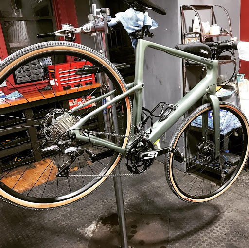 Bicycle Store «The Bike Hub», reviews and photos, 495 N Main St, Glen Ellyn, IL 60137, USA