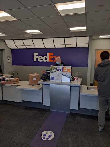 Shipping and Mailing Service «FedEx Ship Center», reviews and photos, 7272 S Joliet St, Englewood, CO 80112, USA