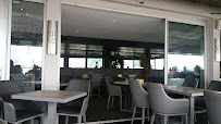 Atmosphère du Restaurant de fruits de mer 464 Harbor à Sanary-sur-Mer - n°10