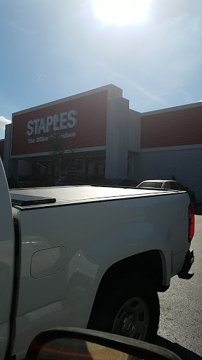 Office Supply Store «Staples», reviews and photos, 11806 Bruce B Downs Blvd, Tampa, FL 33612, USA