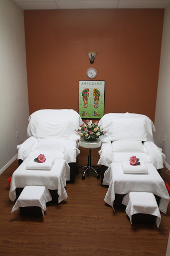 Massage Therapist «Serenity Spa», reviews and photos, 9163 W Union Hills Dr #104, Peoria, AZ 85382, USA