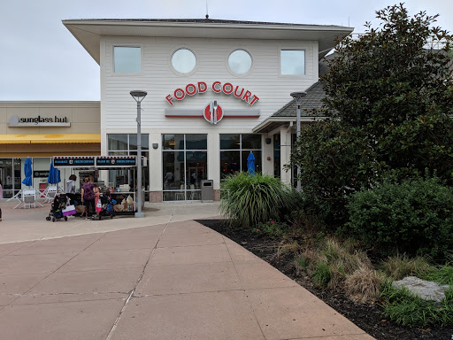 Shopping Mall «Jersey Shore Premium Outlets», reviews and photos, 1 Premium Outlet Blvd, Tinton Falls, NJ 07753, USA