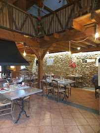 Atmosphère du Restaurant de cuisine traditionnelle AUBERGE DE L'HIRONDELLE à Saint-Cirq - n°13