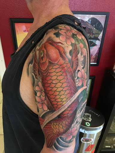 Tattoo Shop «BLACK COLLAR TATTOO», reviews and photos, 930 Main St, Sweet Home, OR 97386, USA