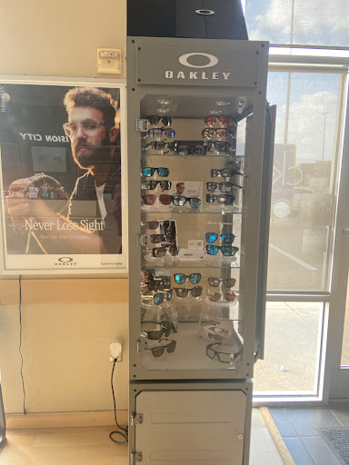 Eye Care Center «Vision City», reviews and photos, 425 E Pleasant Run Rd #299, Cedar Hill, TX 75104, USA