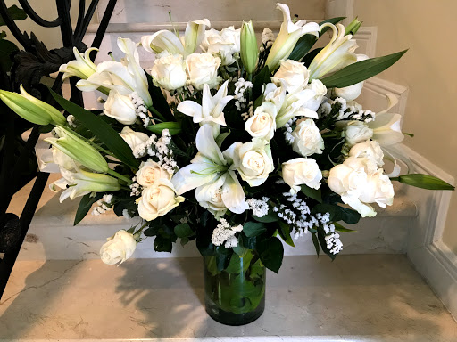 Seasons Flowers of South Beach, 1526 Alton Rd, Miami Beach, FL 33139, USA, 