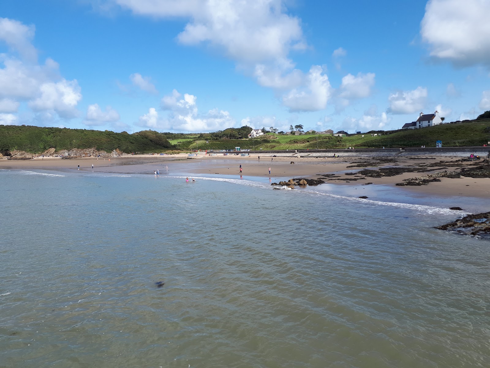 Foto de Traeth Mawr com areia brilhante superfície