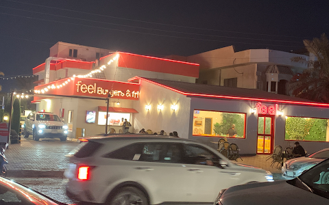 feel Drive-thru. طلبات السيارة image