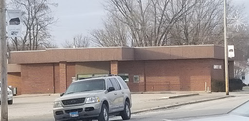 First National Bank-Kinmundy Bank in Kinmundy, Illinois