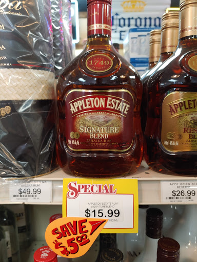 Wine Store «Vineyard Liquor Store», reviews and photos, 115 E South St, Plano, IL 60545, USA