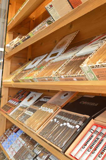 Tobacco Shop «American Smoke & Vape», reviews and photos, 217 E Army Trail Rd, Glendale Heights, IL 60139, USA