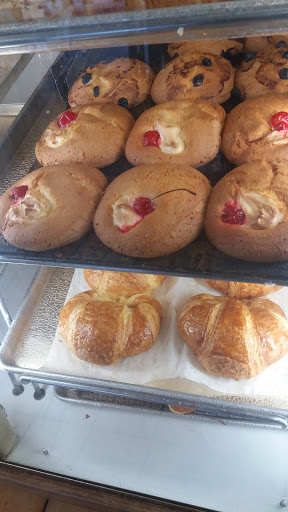 Donut Shop «Darling Donuts & Ice Cream», reviews and photos, 5431 Venice Blvd, Los Angeles, CA 90019, USA