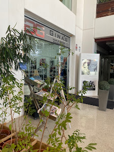 Ginas Hair & Beauty Salón Bulevar Centro Comercial Sotomarket, Local 8, 11310 Sotogrande, Cádiz, España