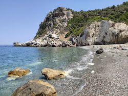 Foto von Paralia Varsamos mit kleine bucht