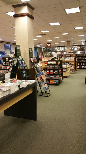 Book Store «Barnes & Noble», reviews and photos, 2614 Central Park Ave, Yonkers, NY 10710, USA