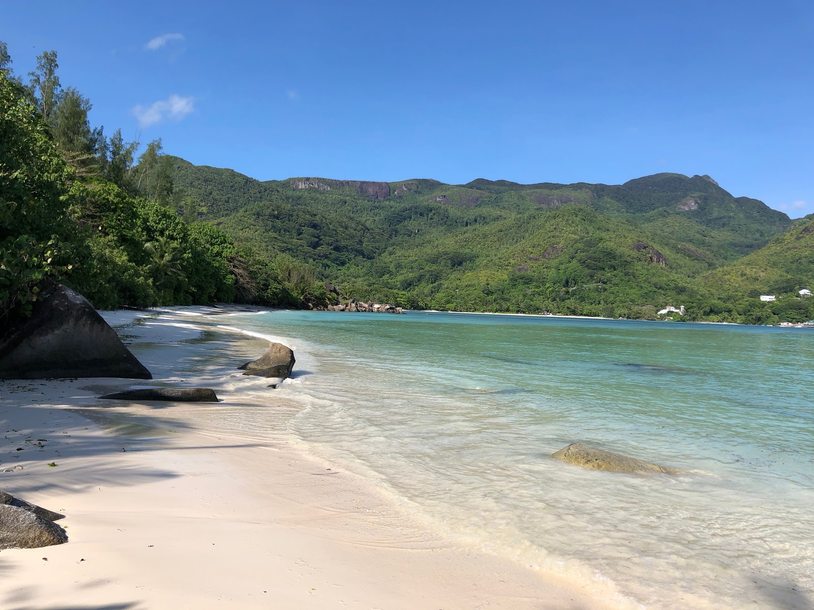 Fotografie cu Lans Trusalo Beach cu o suprafață de nisip fin strălucitor