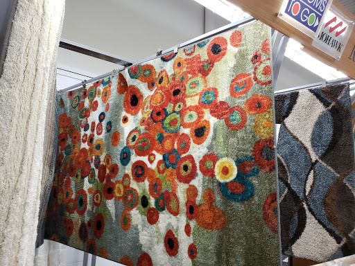 Outlet Store «Rooms To Go Outlet Furniture Store - Seffner», reviews and photos, 11540 E Highway 92, Seffner, FL 33584, USA