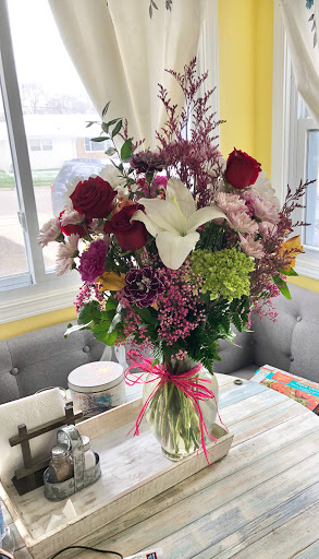 Florist «Larkin Floral & Gifts», reviews and photos, 230 N McLean Blvd, Elgin, IL 60123, USA