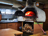 Photos du propriétaire du Pizzas à emporter Bernard Pizza Grenoble - Au feu de bois - n°2