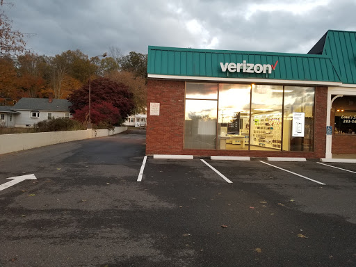Cell Phone Store «GoWireless Verizon Authorized Retailer», reviews and photos, 1581 Main St, Palmer, MA 01069, USA