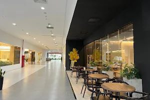 Phuc Long Coffee & Tea Holiday Inn Cong Hoa image
