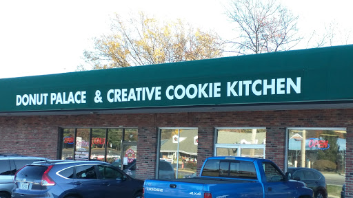 Donut Shop «The Donut Palace», reviews and photos, 37 Clarkson Rd, Ellisville, MO 63011, USA