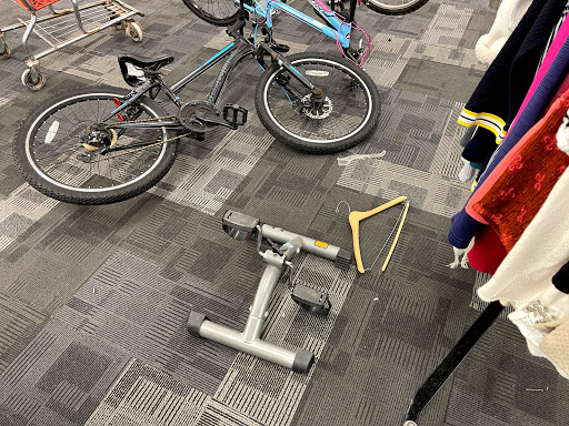 Thrift Store «The Salvation Army Family Store & Donation Center», reviews and photos, 823 E Auburn Rd, Rochester Hills, MI 48307, USA