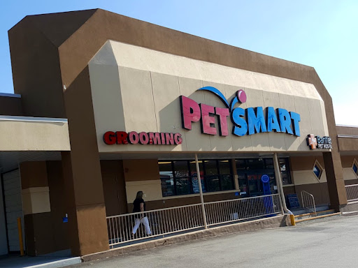 Pet Supply Store «PetSmart», reviews and photos, 2410 Merrick Rd #1, Bellmore, NY 11710, USA