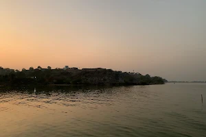 Lalpari Lake image
