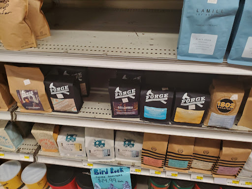 Grocery Store «Handy Market, Wine Store, Craft Beer Shop, Bottle Shop, Choice Meats», reviews and photos, 2514 W Magnolia Blvd, Burbank, CA 91505, USA