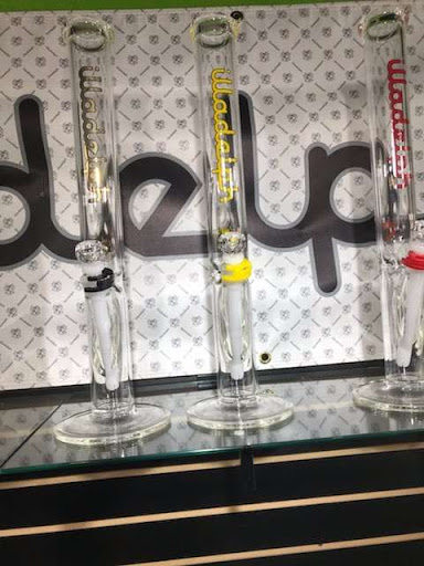 Tobacco Shop «Best Buds Smoke Shop», reviews and photos, 1730 E Apache Blvd #105, Tempe, AZ 85281, USA