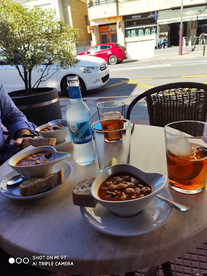 Cafetería M. Domínguez - Rúa Ponte Dena, 12-14, 36967 Meaño, Pontevedra, Spain