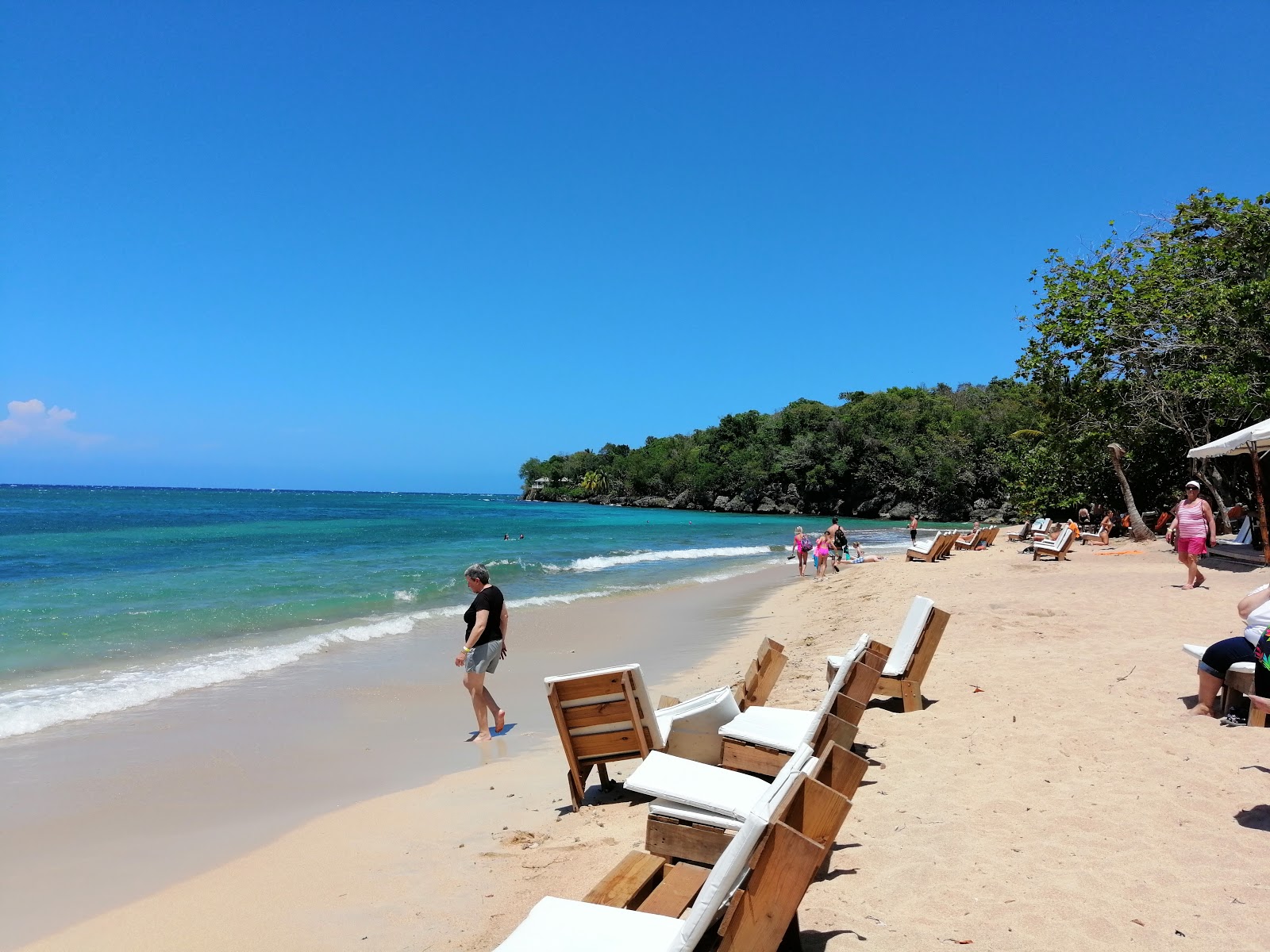 Foto von Reggae Strand mit feiner beiger sand Oberfläche