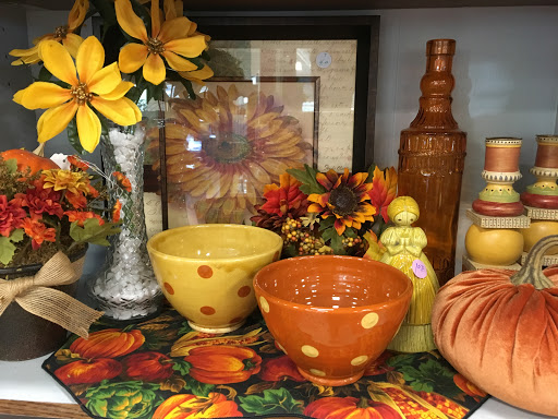 Thrift Store «Second Impressions Upscale Thrift Store», reviews and photos, 3750 S Westnedge Ave, Kalamazoo, MI 49008, USA