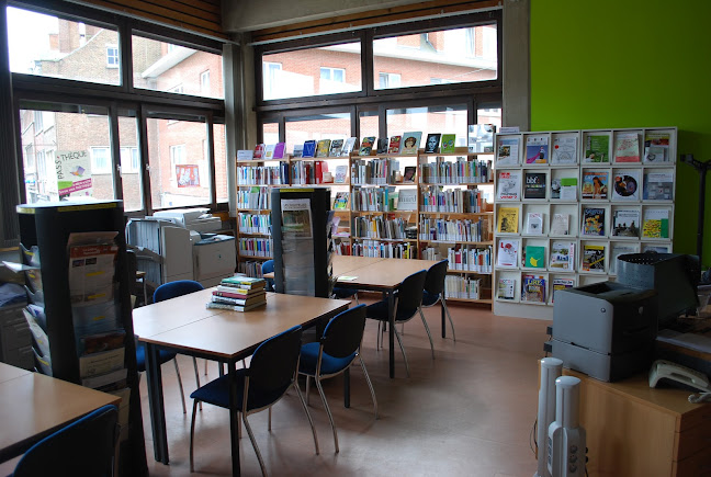 Beoordelingen van Bibliothèque publique centrale du Brabant wallon (Fédération Wallonie-Bruxelles) in Charleroi - Bibliotheek