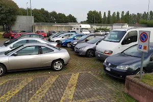 Parcheggio pubblico gratuito image