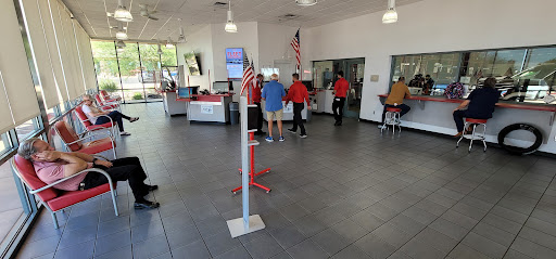 Tire Shop «Discount Tire Store - Scottsdale, AZ», reviews and photos, 20555 N Scottsdale Rd, Scottsdale, AZ 85255, USA