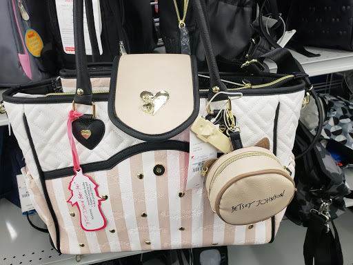 Clothing Store «Burlington Coat Factory», reviews and photos, 441 Western Ave, South Portland, ME 04106, USA