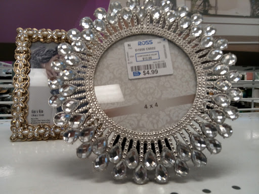 Clothing Store «Ross Dress for Less», reviews and photos, 1201 Airport Fwy, Euless, TX 76040, USA