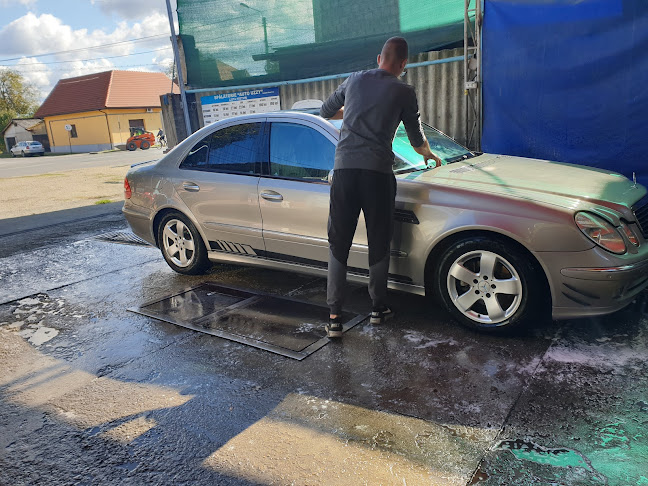 Auto Uzzy's Car Wash