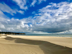 Photo de Plage St.Georges avec plusieurs baies longues
