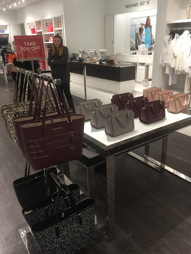 Fashion Accessories Store «Michael Kors», reviews and photos, 80 Premium Outlets Blvd Suite 323, Merrimack, NH 03054, USA