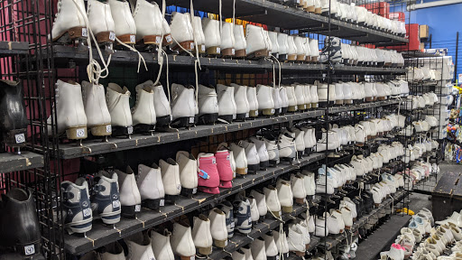 Sporting Goods Store «Play It Again Sports», reviews and photos, 62 Montvale Ave E, Stoneham, MA 02180, USA