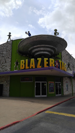 Shopping Mall «Southwood Shopping Center», reviews and photos, 1701 W Ben White Blvd, Austin, TX 78701, USA