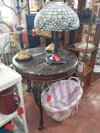 Antique Store «Hidden Talent Gifts & Antiques», reviews and photos, 400 S Main St, McGregor, TX 76657, USA