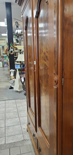 Consignment Shop «Patina Interiors», reviews and photos, 4001 Hwy 190 Service Rd, Covington, LA 70433, USA