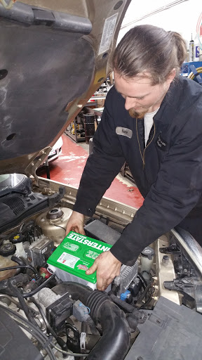 Auto Repair Shop «Canyon Auto Repair Inc», reviews and photos, 11591 SW Canyon Rd, Beaverton, OR 97005, USA