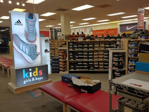 Shoe Store «Famous Footwear», reviews and photos, 10500 Ulmerton Rd, Largo, FL 33771, USA