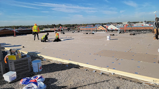 Roofing Contractor «New Edge Improvement Roofing Companies Chicago», reviews and photos, 7151 W Belmont Ave, Chicago, IL 60634, USA