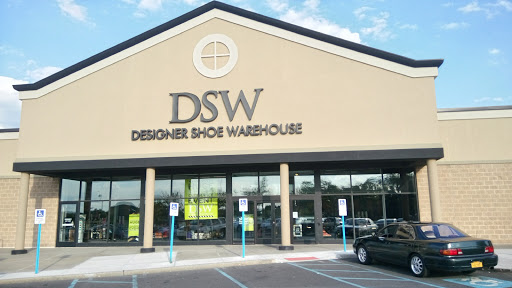 DSW Designer Shoe Warehouse, 2485 Richmond Ave, Staten Island, NY 10314, USA, 